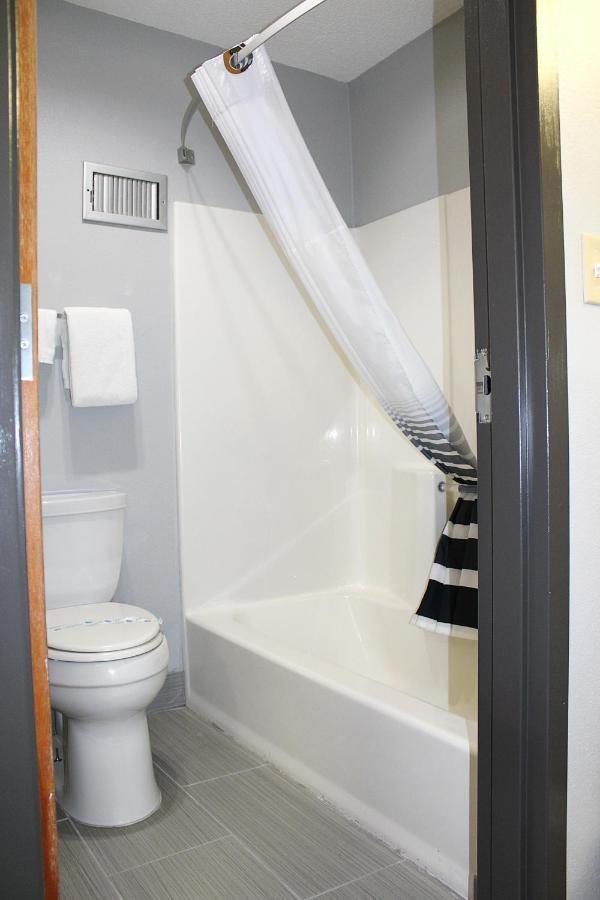 Greenlight Inn & Suites St James Saint James Екстериор снимка