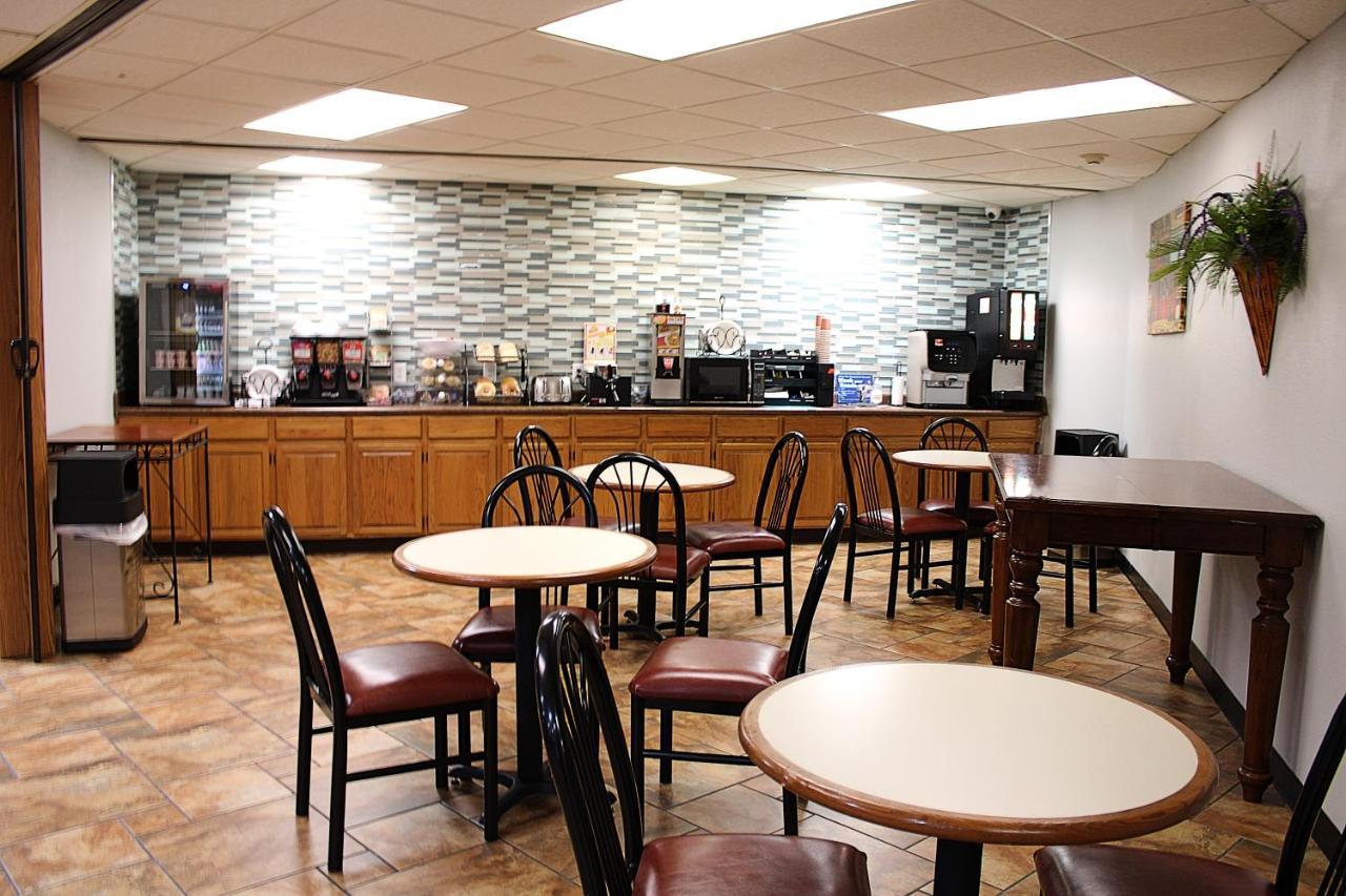 Greenlight Inn & Suites St James Saint James Екстериор снимка