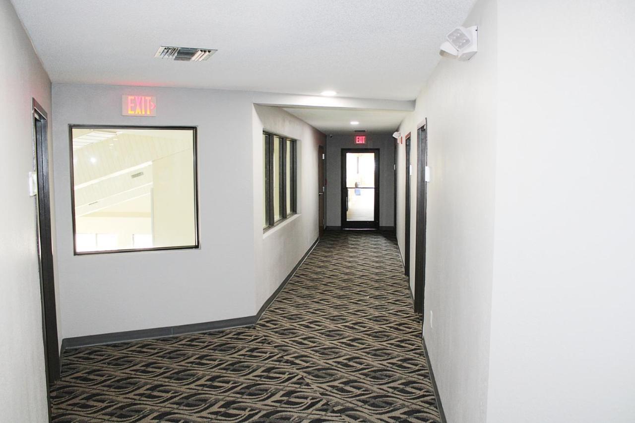 Greenlight Inn & Suites St James Saint James Екстериор снимка