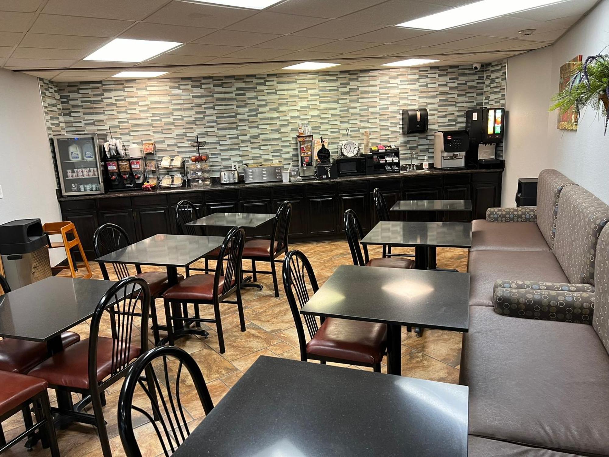 Greenlight Inn & Suites St James Saint James Екстериор снимка