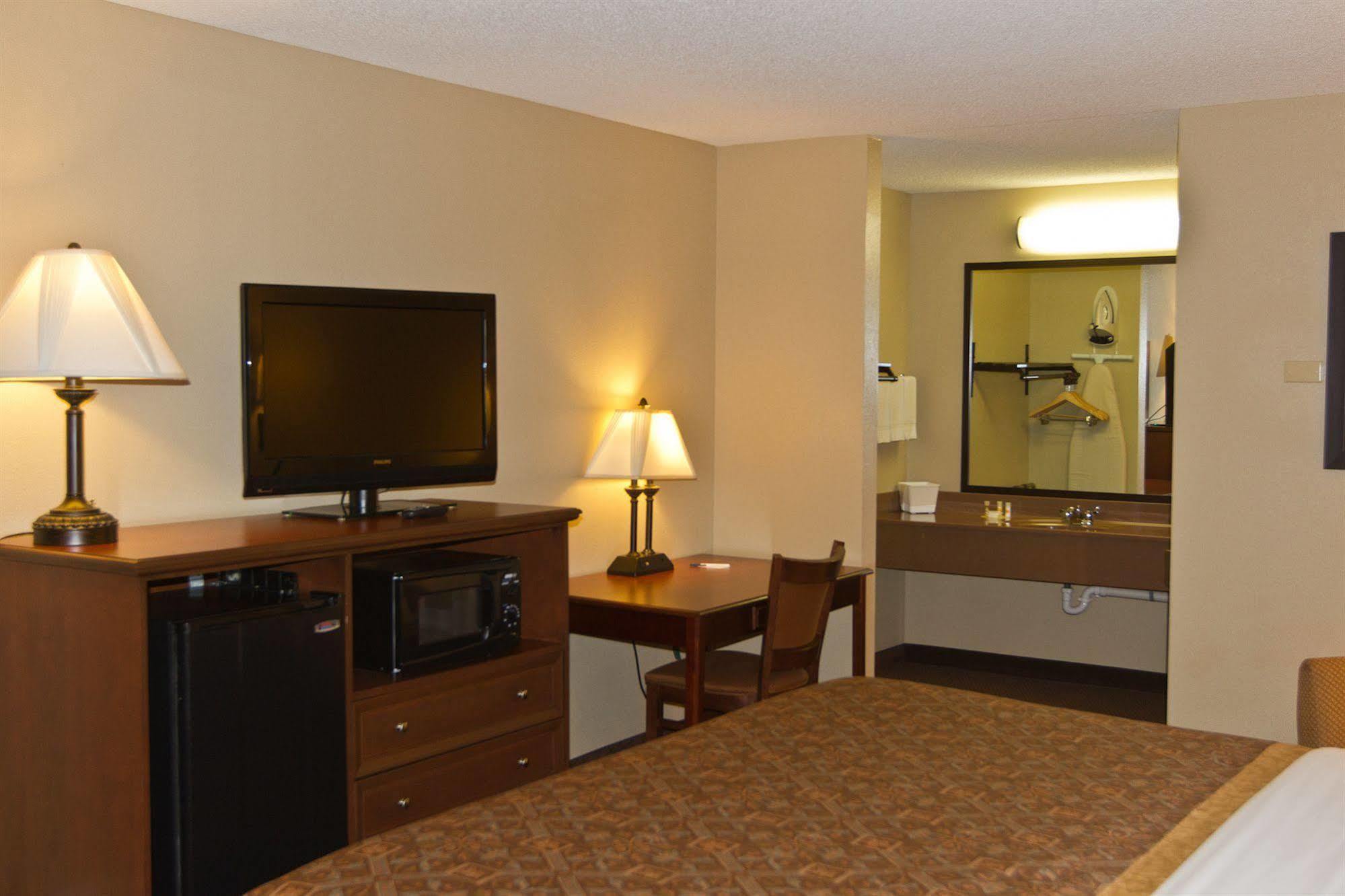 Greenlight Inn & Suites St James Saint James Екстериор снимка