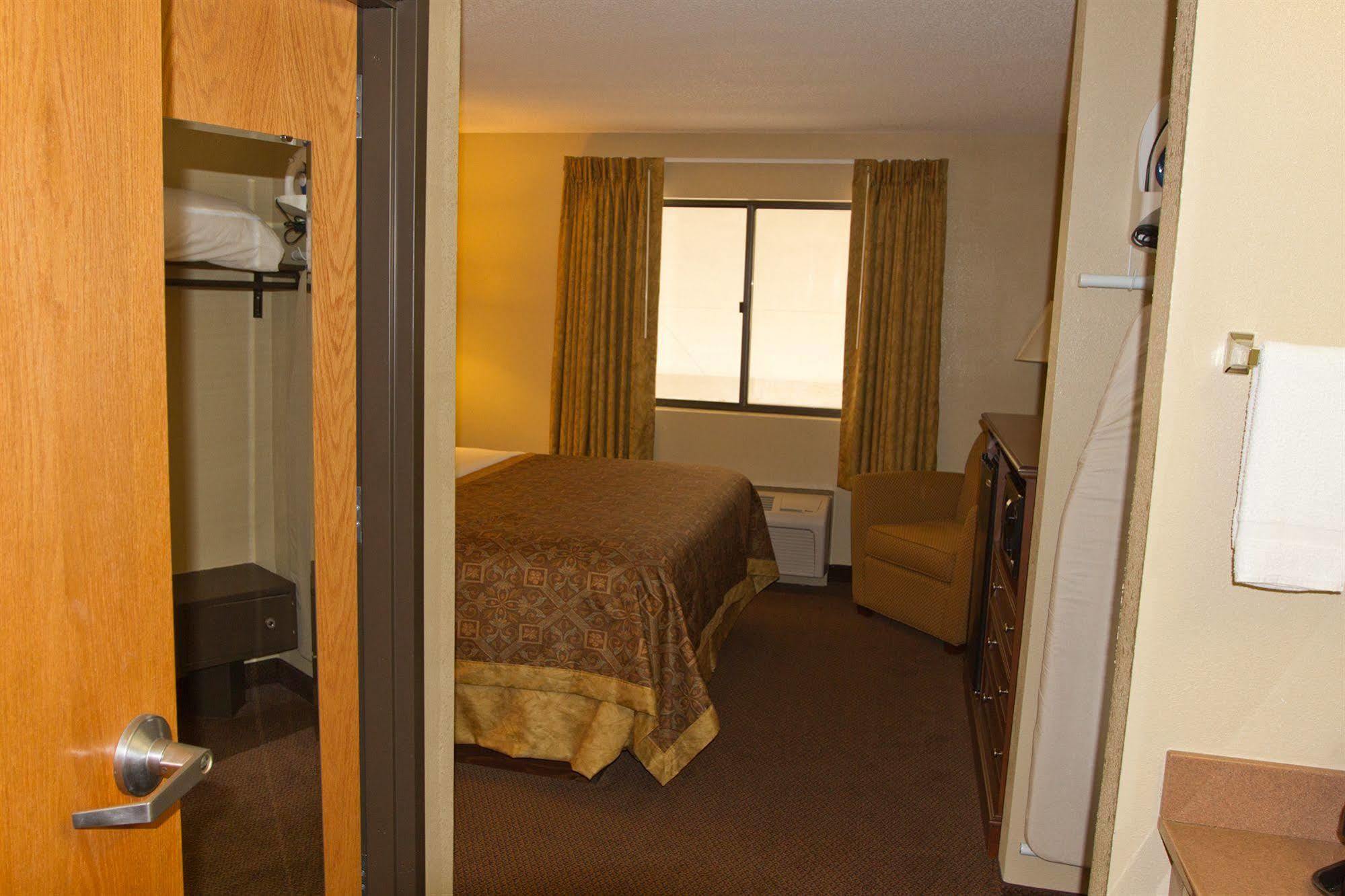 Greenlight Inn & Suites St James Saint James Екстериор снимка