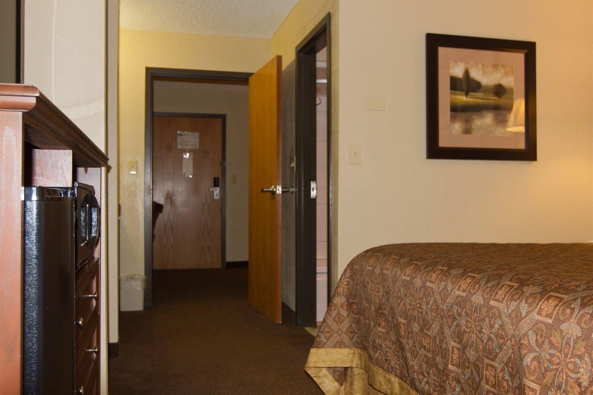 Greenlight Inn & Suites St James Saint James Екстериор снимка