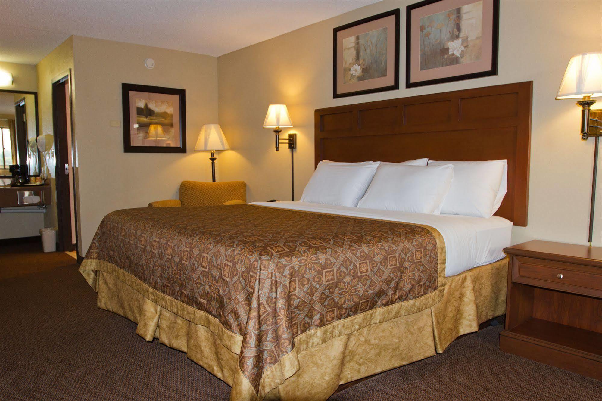 Greenlight Inn & Suites St James Saint James Екстериор снимка