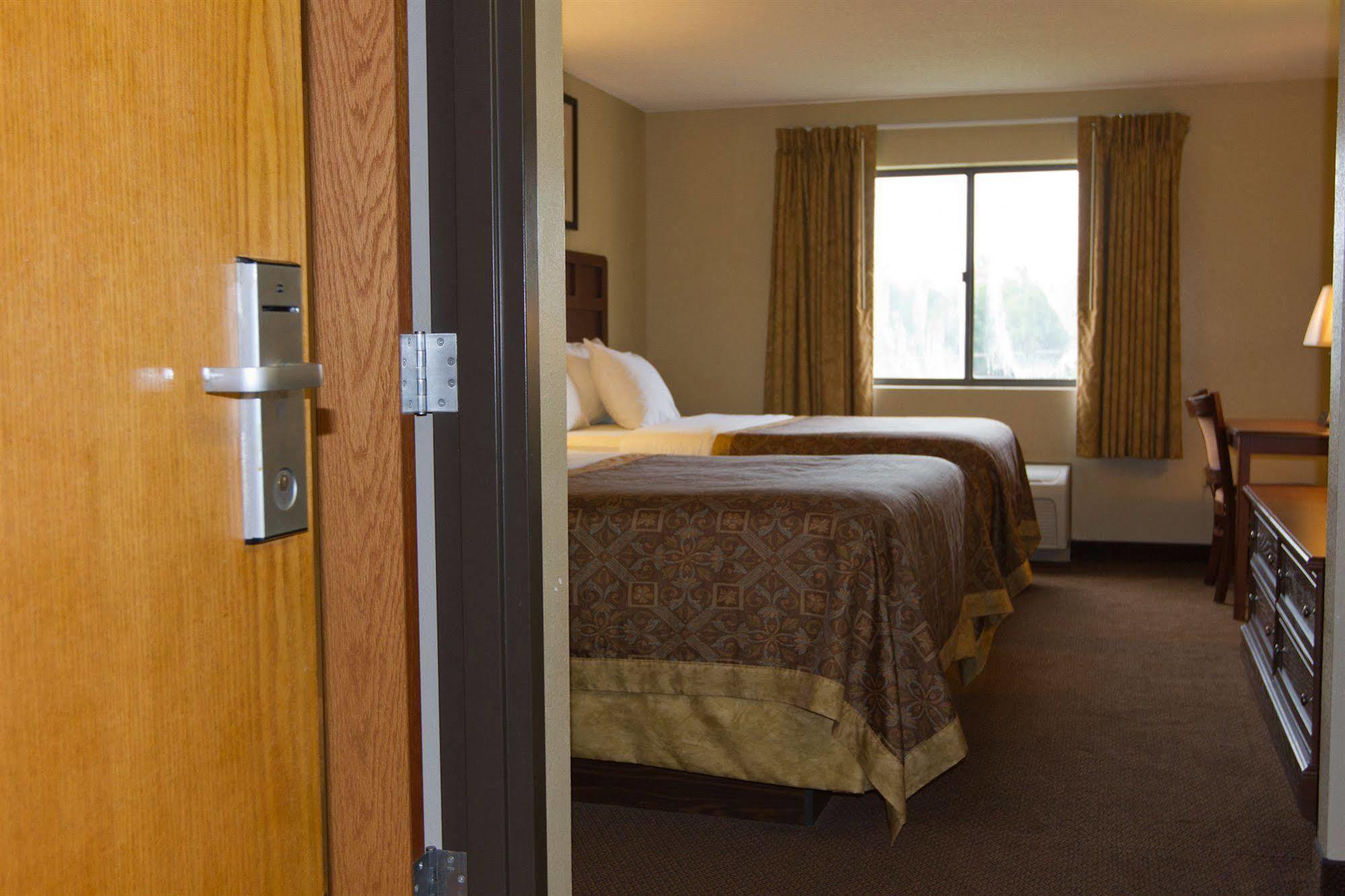 Greenlight Inn & Suites St James Saint James Екстериор снимка