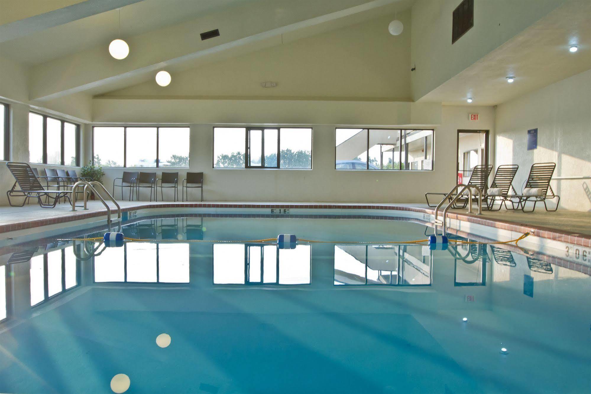 Greenlight Inn & Suites St James Saint James Екстериор снимка