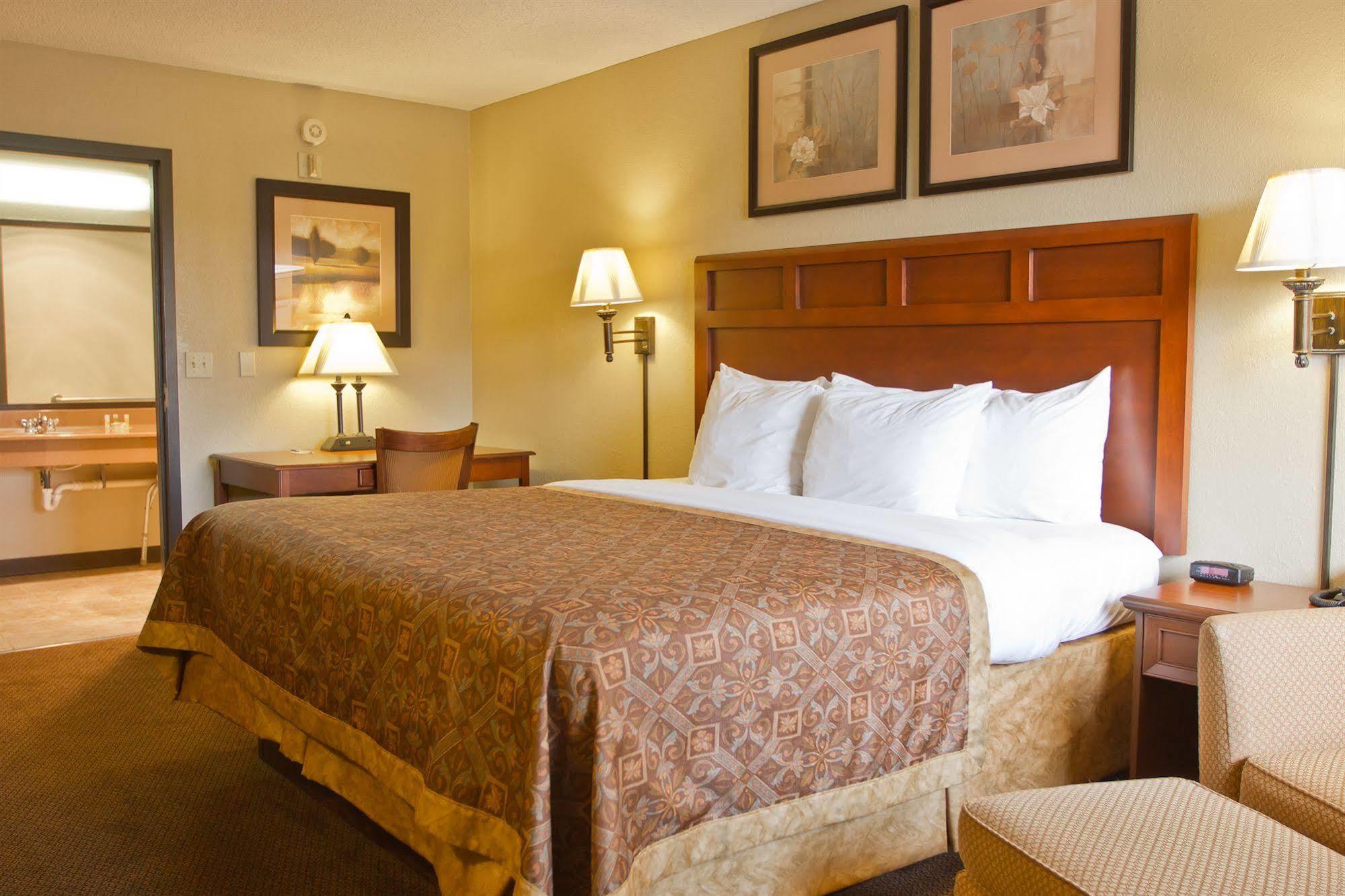 Greenlight Inn & Suites St James Saint James Екстериор снимка