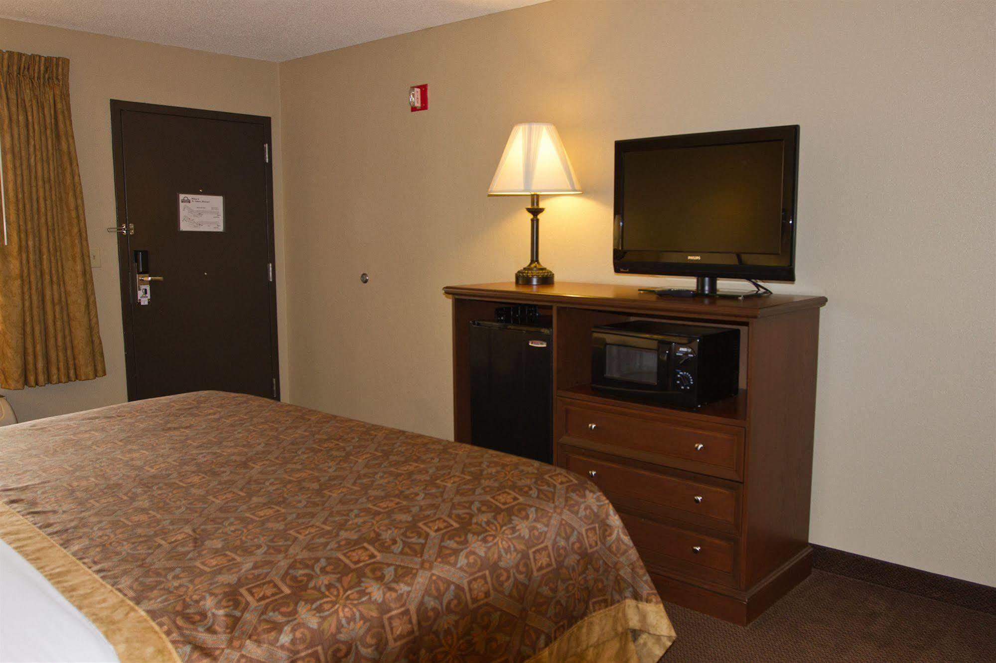 Greenlight Inn & Suites St James Saint James Екстериор снимка
