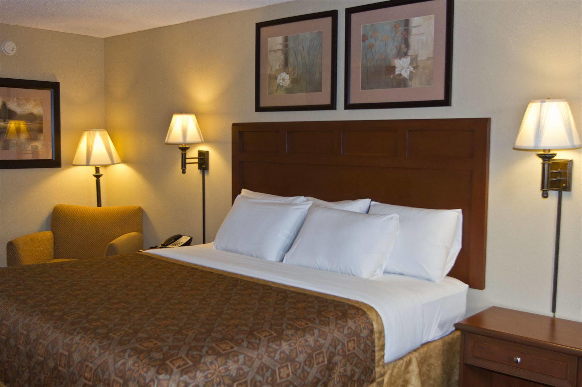 Greenlight Inn & Suites St James Saint James Екстериор снимка