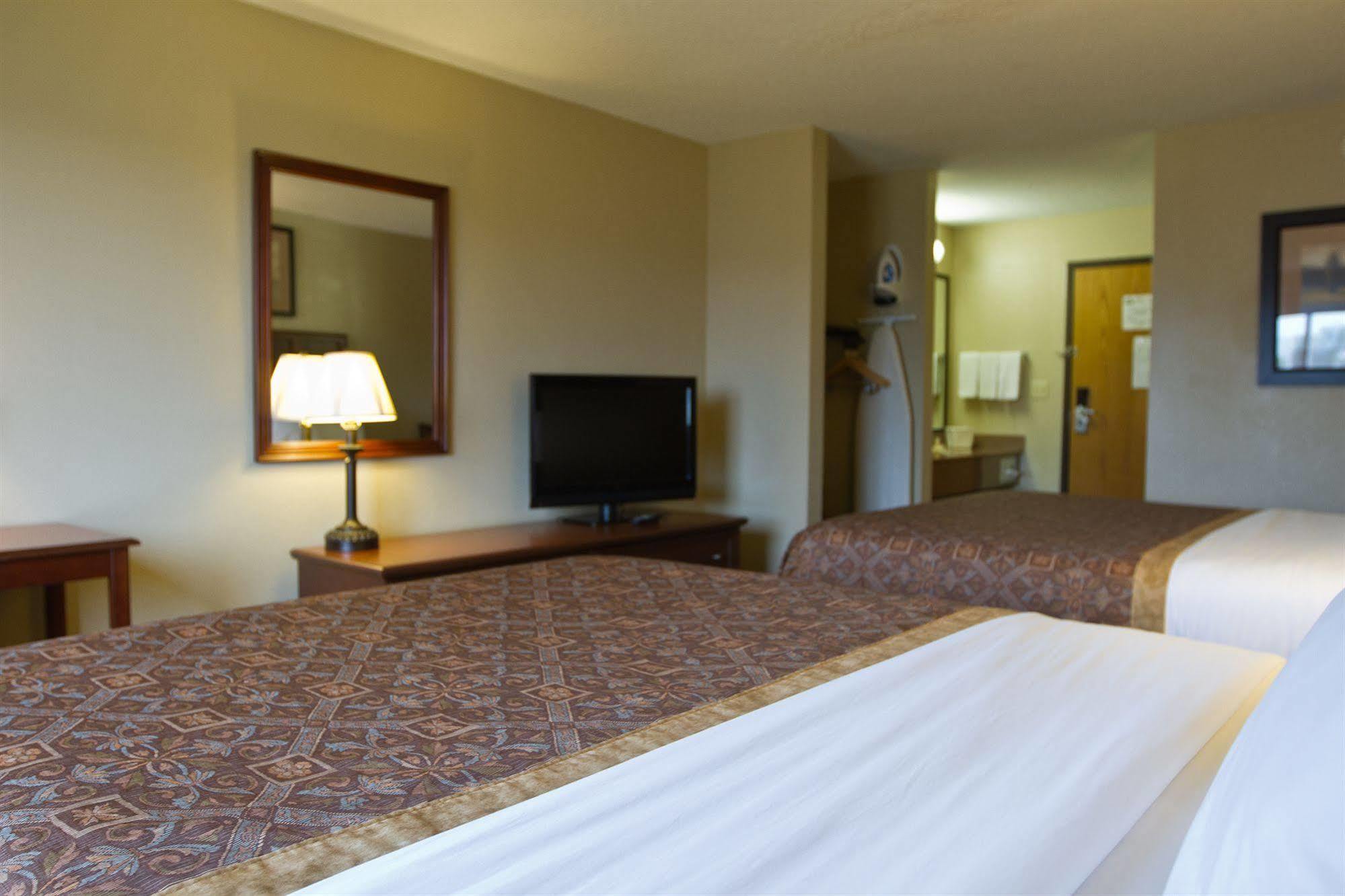 Greenlight Inn & Suites St James Saint James Екстериор снимка