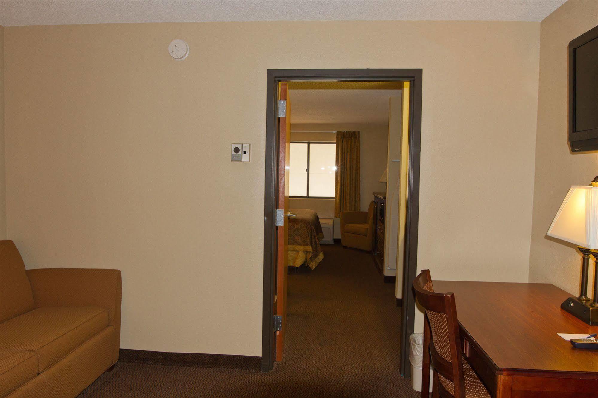Greenlight Inn & Suites St James Saint James Екстериор снимка