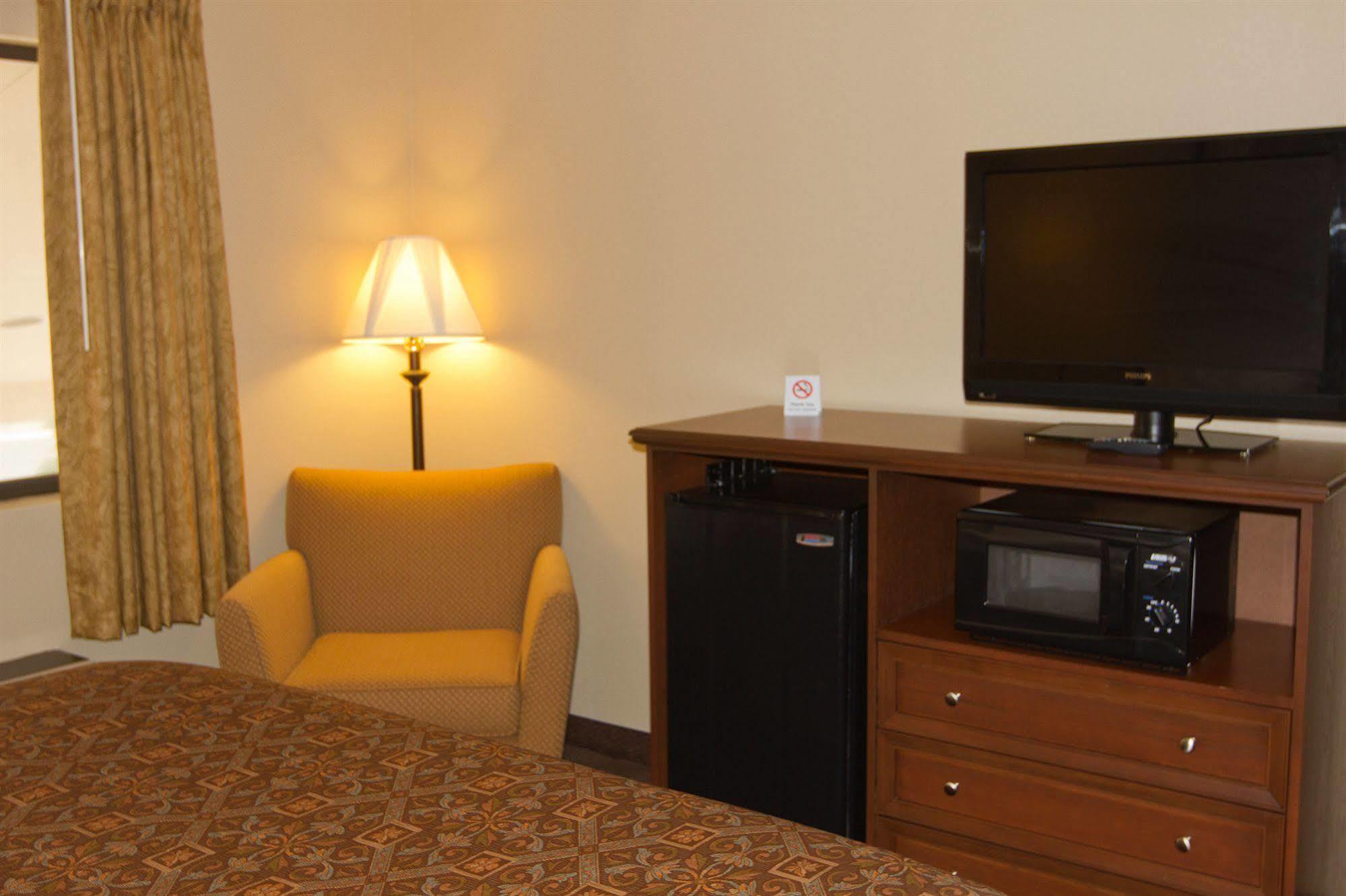 Greenlight Inn & Suites St James Saint James Екстериор снимка